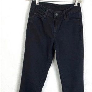 Womens black Levi’s midrise size 14